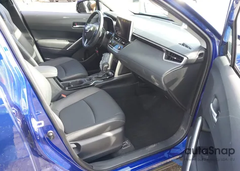 2023 Toyota Corolla Cross Xle z USA, uszkodzony, nr VIN 7MUDAABG1PV047825